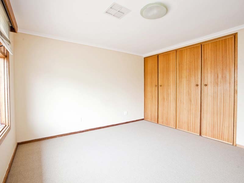 1 Lennard Drive, Moana SA 5169
