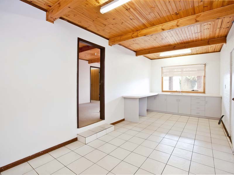 1 Lennard Drive, Moana SA 5169