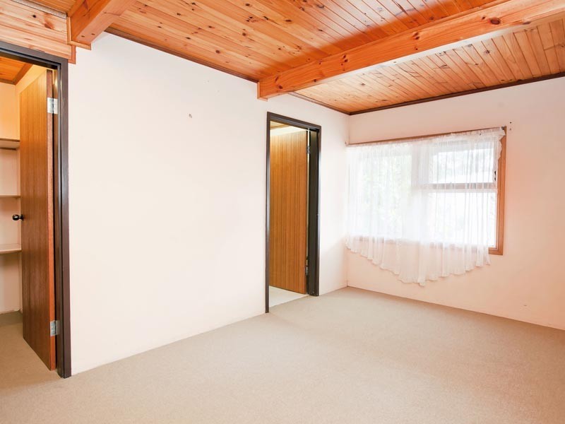 1 Lennard Drive, Moana SA 5169