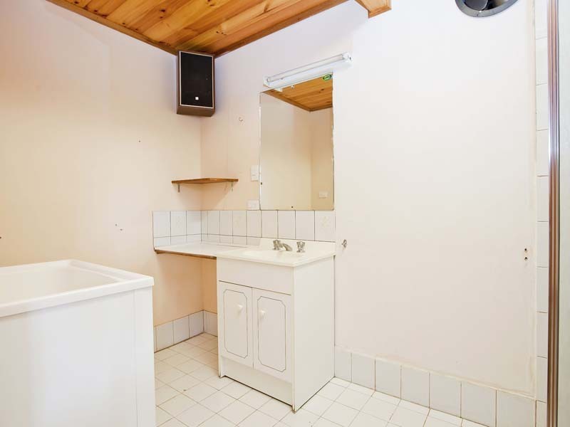 1 Lennard Drive, Moana SA 5169