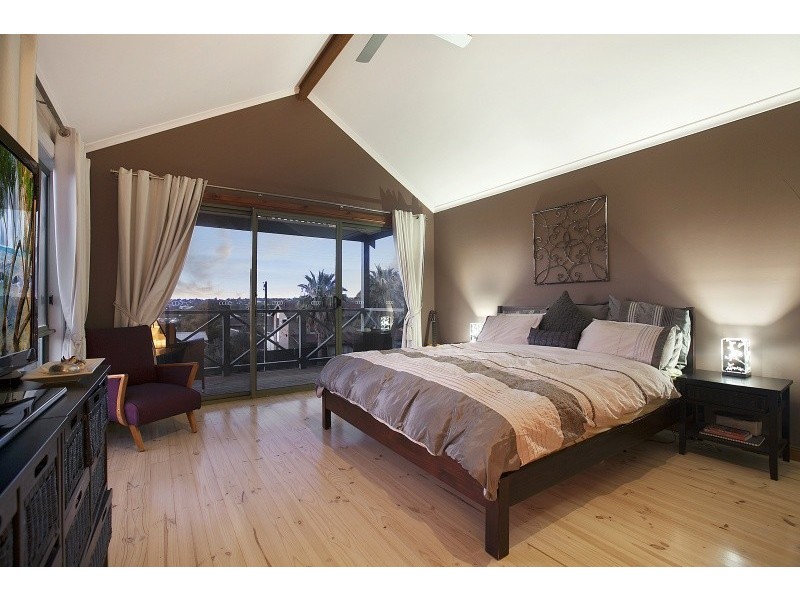 24 Bounty Street, Moana SA 5169