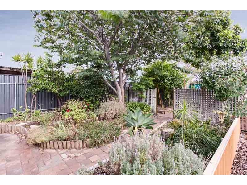 15 Protector Street, O’sullivan Beach SA 5166