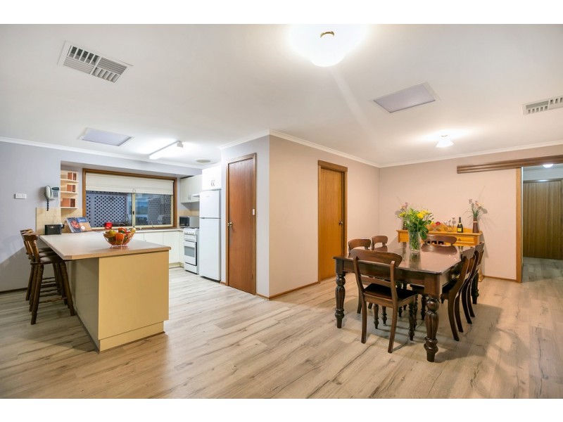 8 Montpelier Street, Woodcroft SA 5162