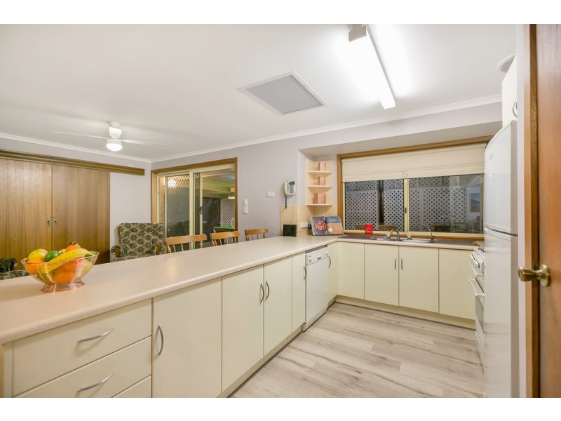 8 Montpelier Street, Woodcroft SA 5162