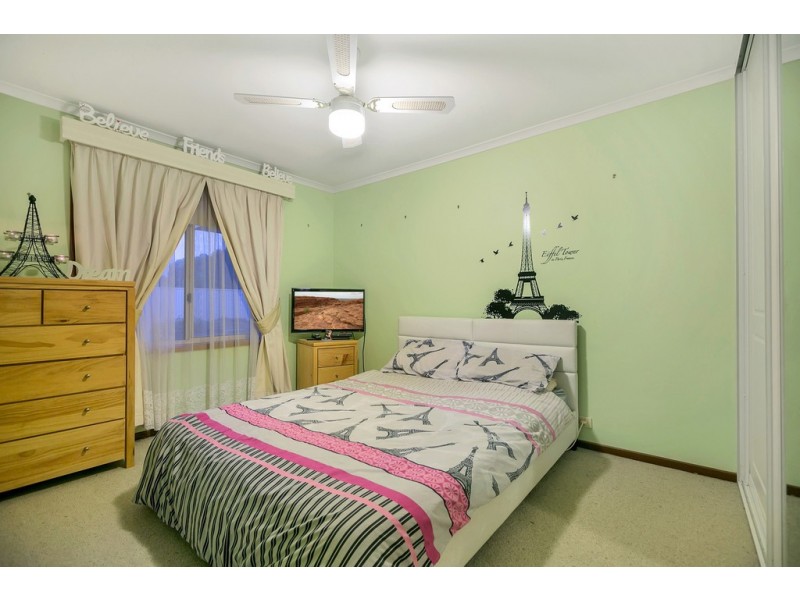 8 Montpelier Street, Woodcroft SA 5162