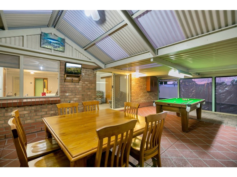 8 Montpelier Street, Woodcroft SA 5162