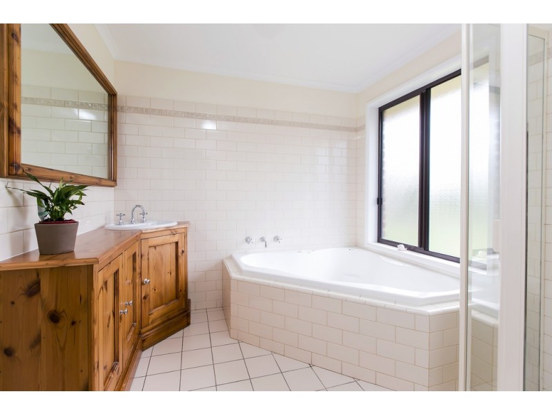 12 Unley Court, Onkaparinga Hills SA 5163