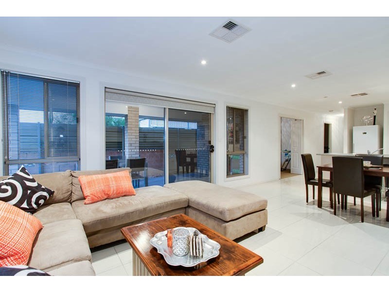 17 Compass Drive, Seaford SA 5169