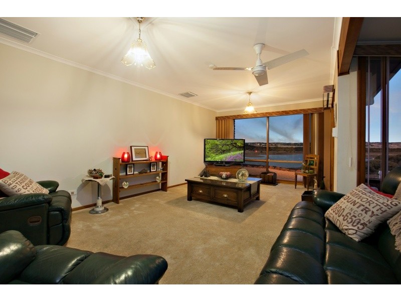 8 Britain Drive, Port Noarlunga South SA 5167