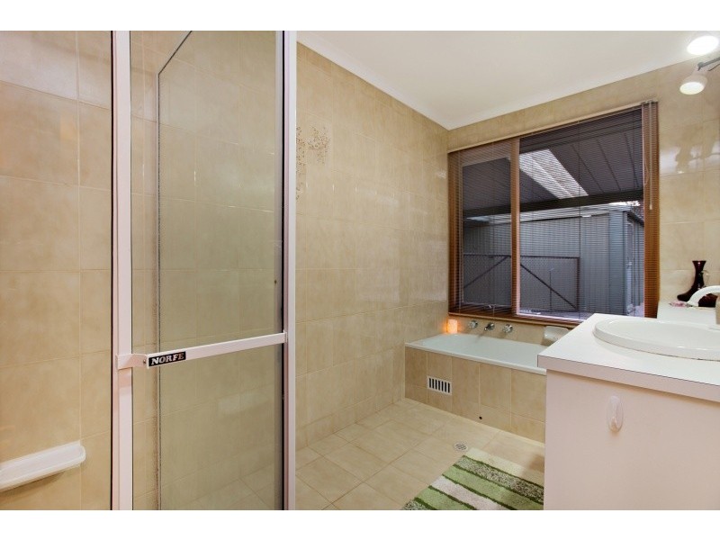 8 Britain Drive, Port Noarlunga South SA 5167