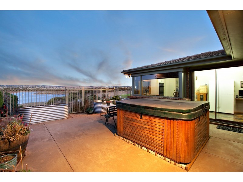 8 Britain Drive, Port Noarlunga South SA 5167