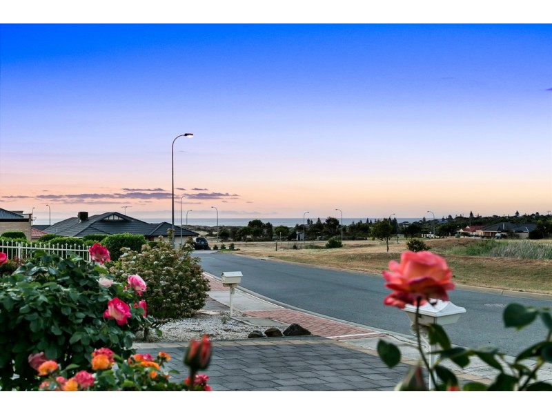 18 Henley Circuit, Seaford Rise SA 5169