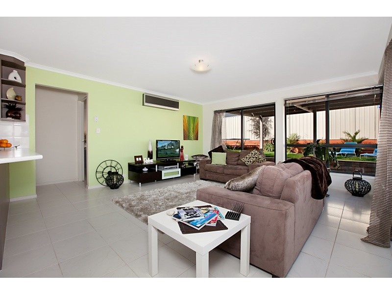 9 Kari Crescent, Huntfield Heights SA 5163