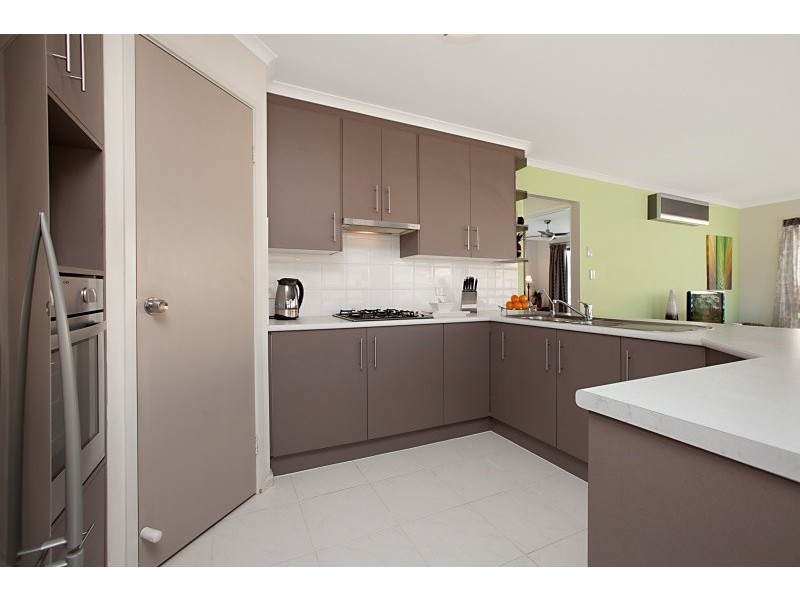 9 Kari Crescent, Huntfield Heights SA 5163