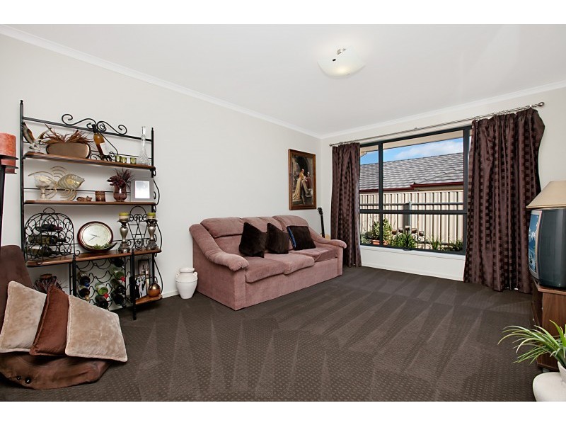 9 Kari Crescent, Huntfield Heights SA 5163