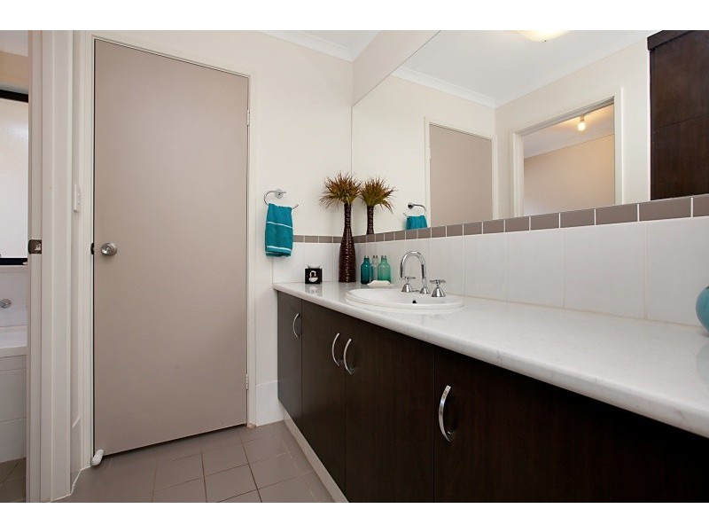 9 Kari Crescent, Huntfield Heights SA 5163