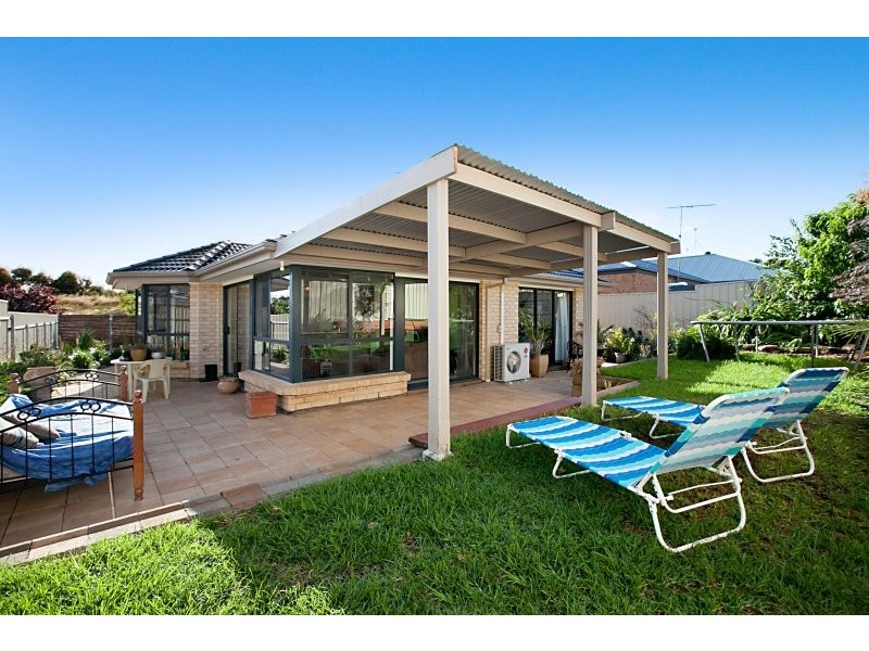 9 Kari Crescent, Huntfield Heights SA 5163