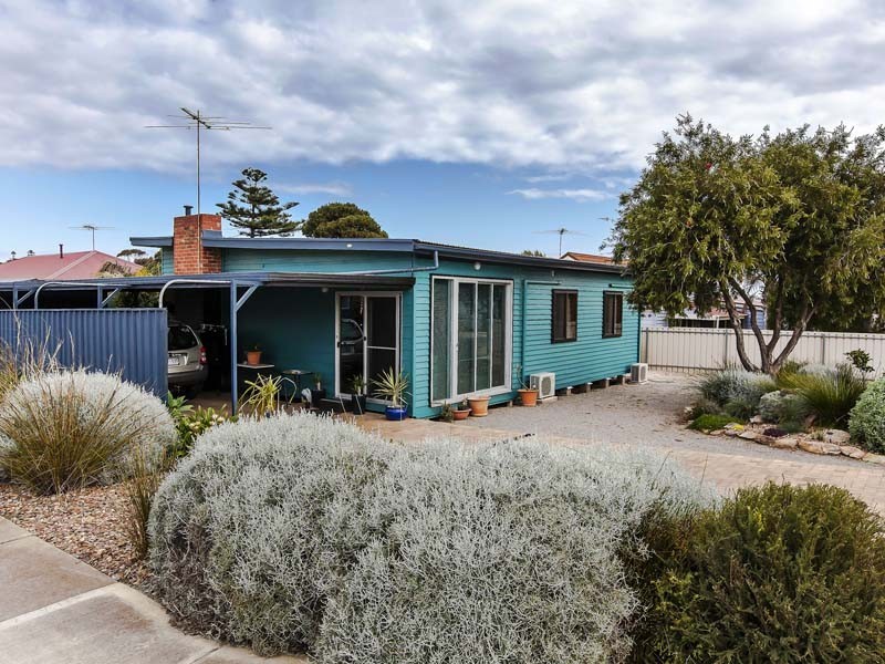 10 Saltash Avenue, Christies Beach SA 5165
