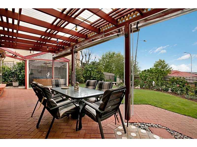 8 The Crescent, Seaford Rise SA 5169