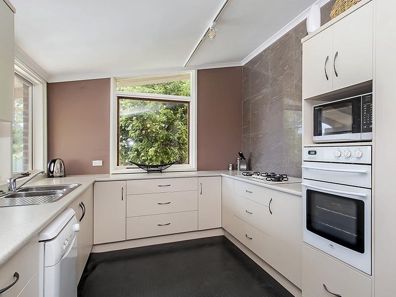 15 Elena Crescent, Hallett Cove SA 5158