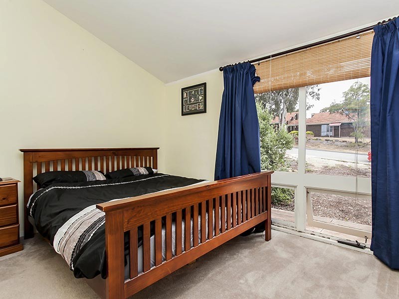 15 Elena Crescent, Hallett Cove SA 5158