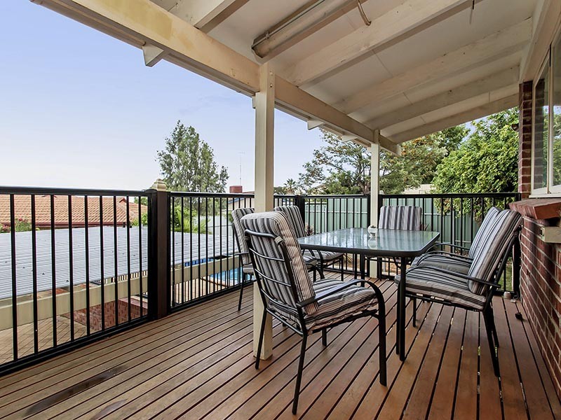 15 Elena Crescent, Hallett Cove SA 5158