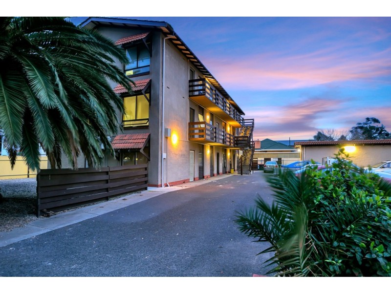 3 / 17 Caroline Street, Glenelg North SA 5045