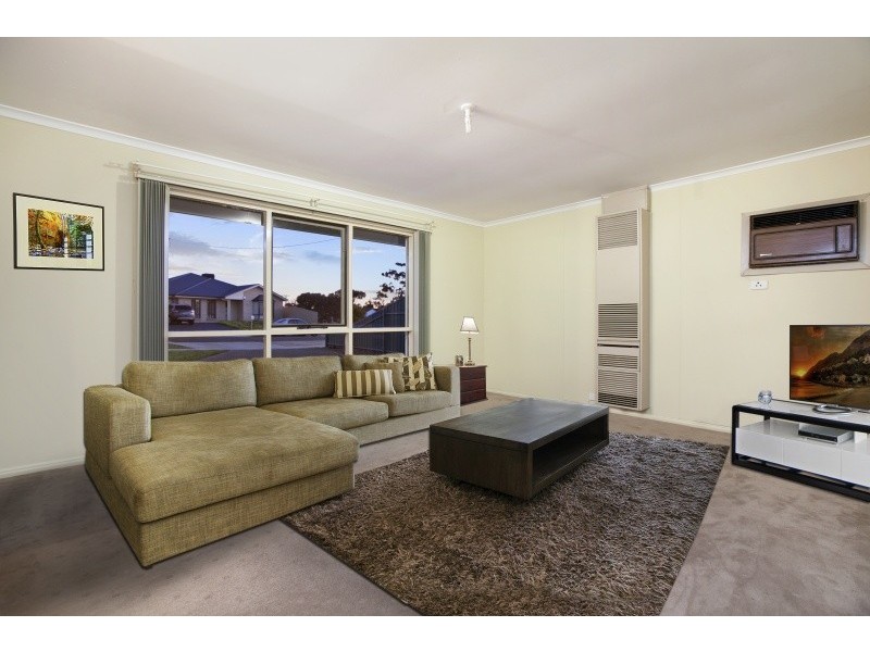 1 Columba Street, Christie Downs SA 5164