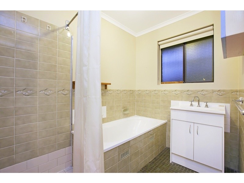 1 Columba Street, Christie Downs SA 5164