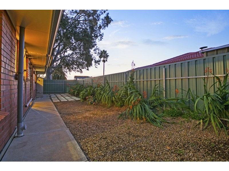 1 Columba Street, Christie Downs SA 5164