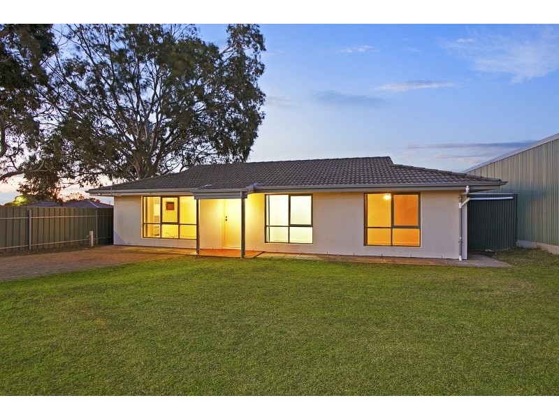 1 Columba Street, Christie Downs SA 5164