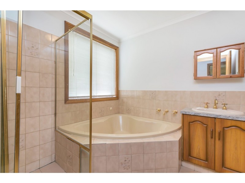 17 Sandhurst Avenue, Noarlunga Downs SA 5168