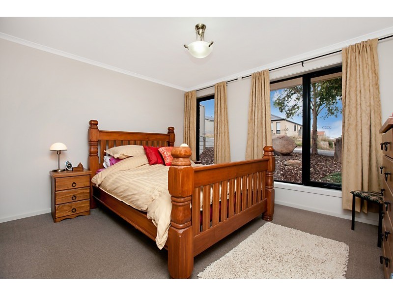 17 Fuschia Street, Huntfield Heights SA 5163