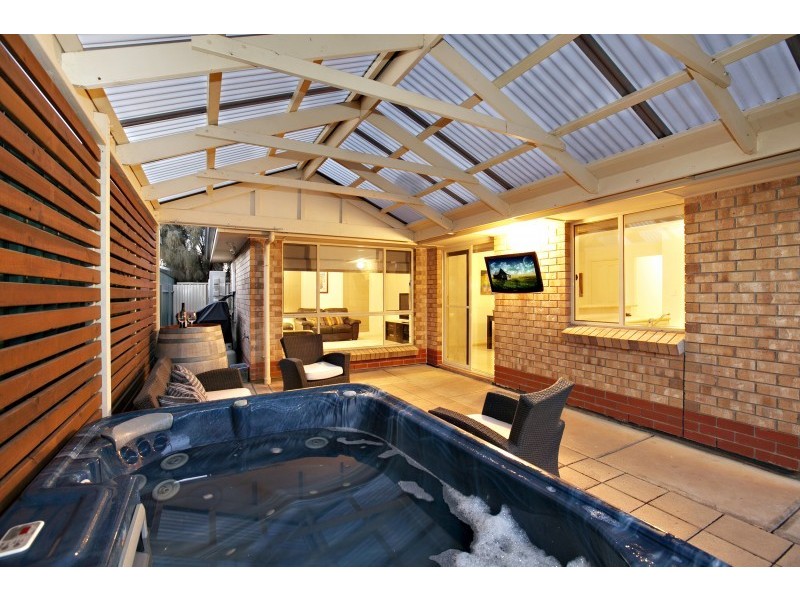 61 Kalgoorlie Avenue, Port Noarlunga South SA 5167