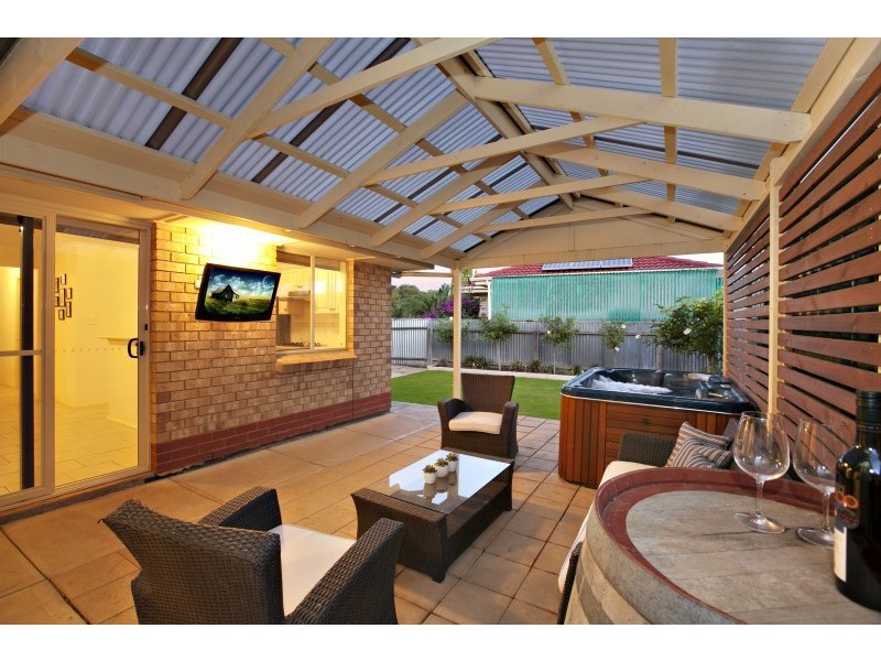 61 Kalgoorlie Avenue, Port Noarlunga South SA 5167