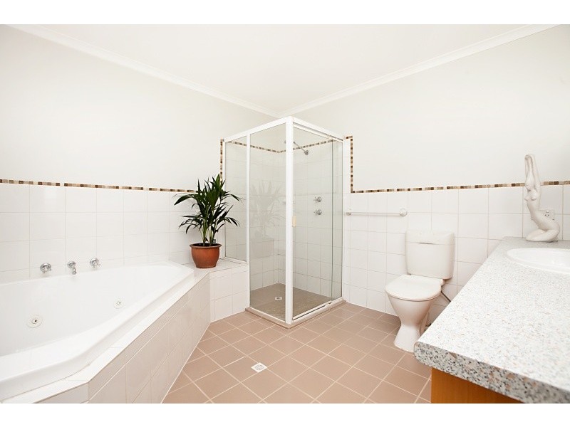 2 Parkwood Rise, Seaford Rise SA 5169