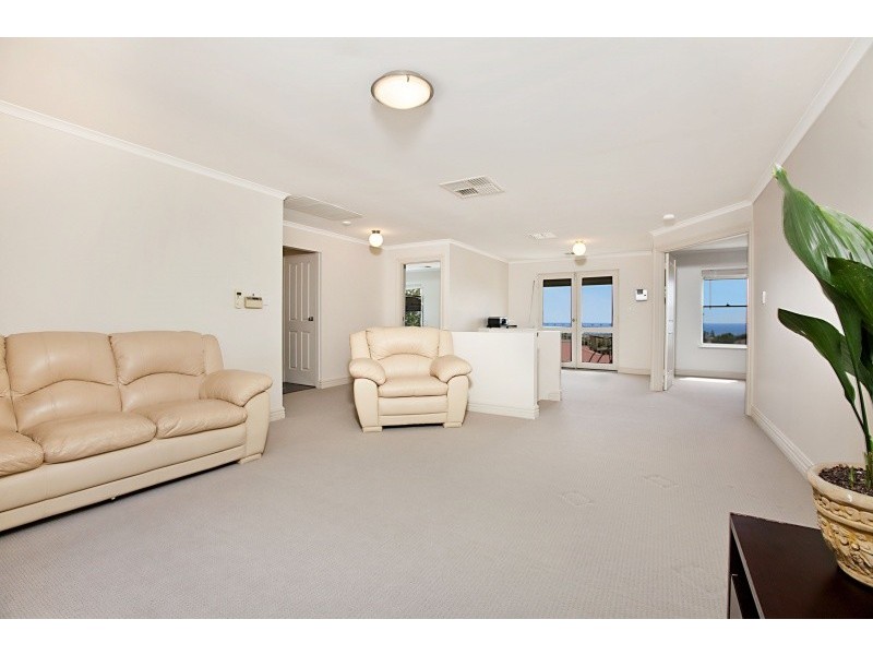 2 Parkwood Rise, Seaford Rise SA 5169