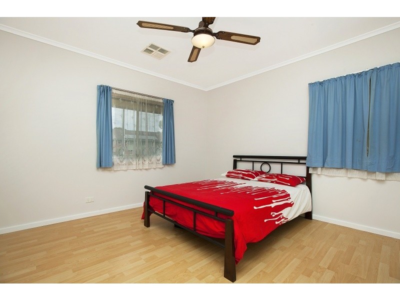 8 Higgins Street, O’sullivan Beach SA 5166