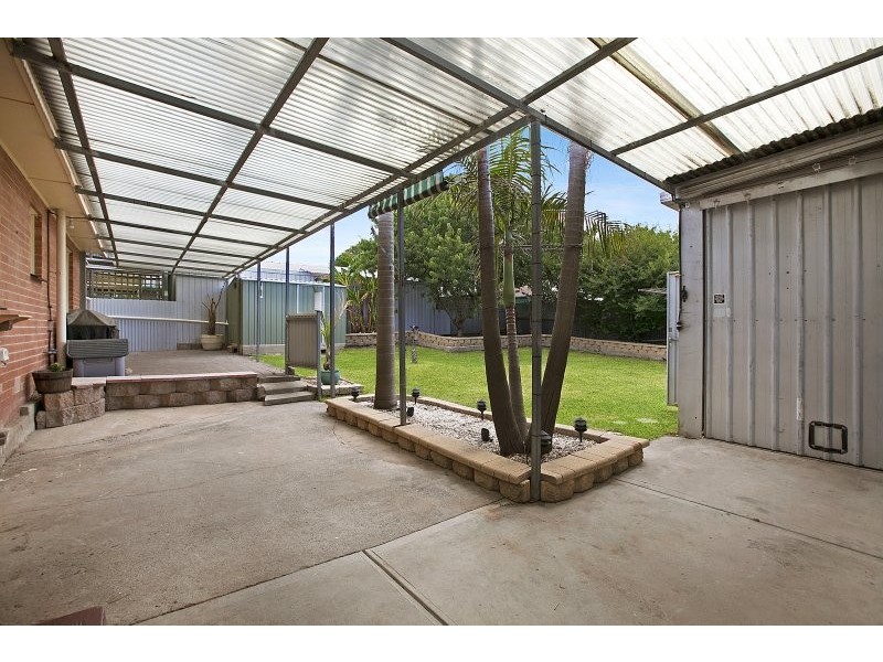 8 Higgins Street, O’sullivan Beach SA 5166