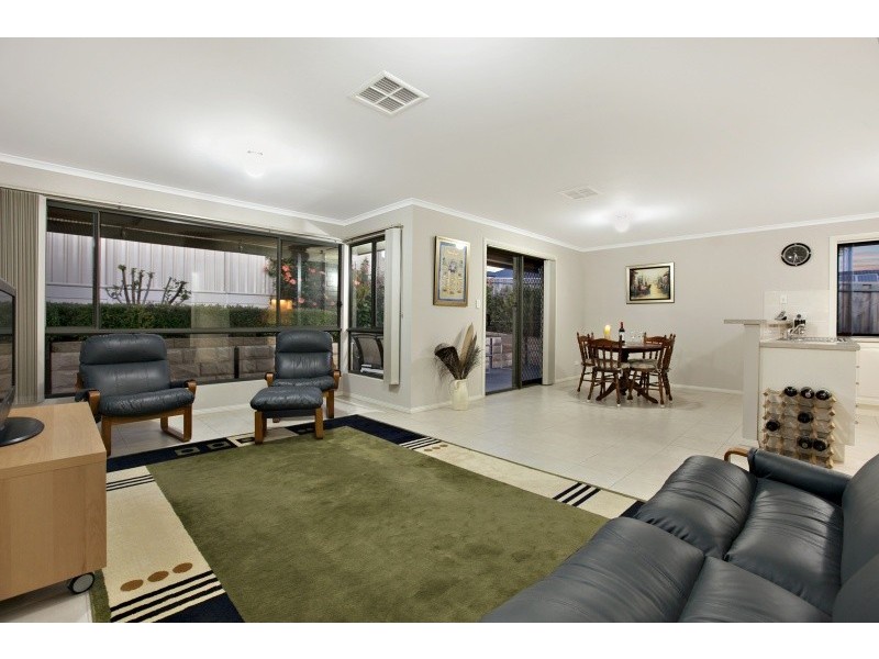 2 Antonio Street, Huntfield Heights SA 5163