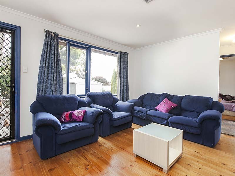 27 Narvik Crescent, Hackham West SA 5163