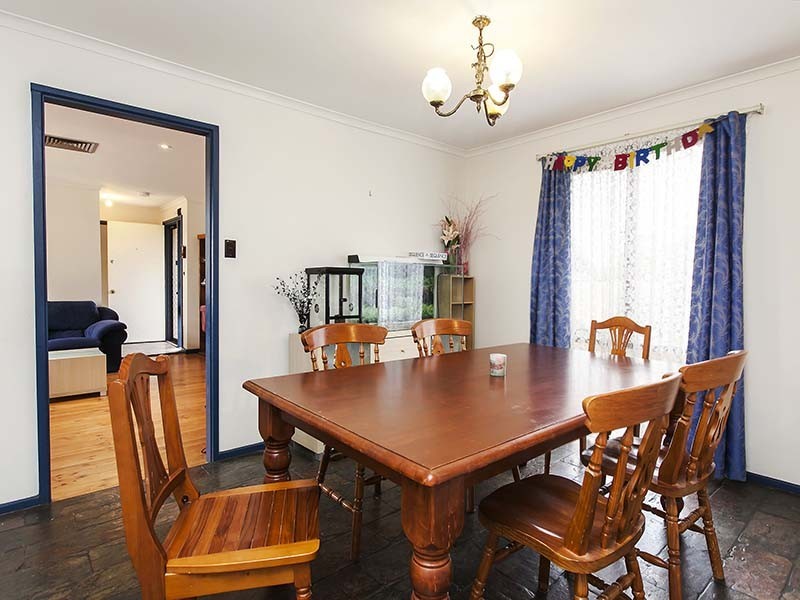 27 Narvik Crescent, Hackham West SA 5163