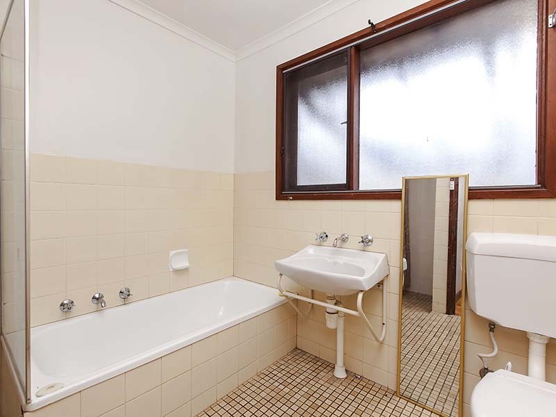 27 Narvik Crescent, Hackham West SA 5163