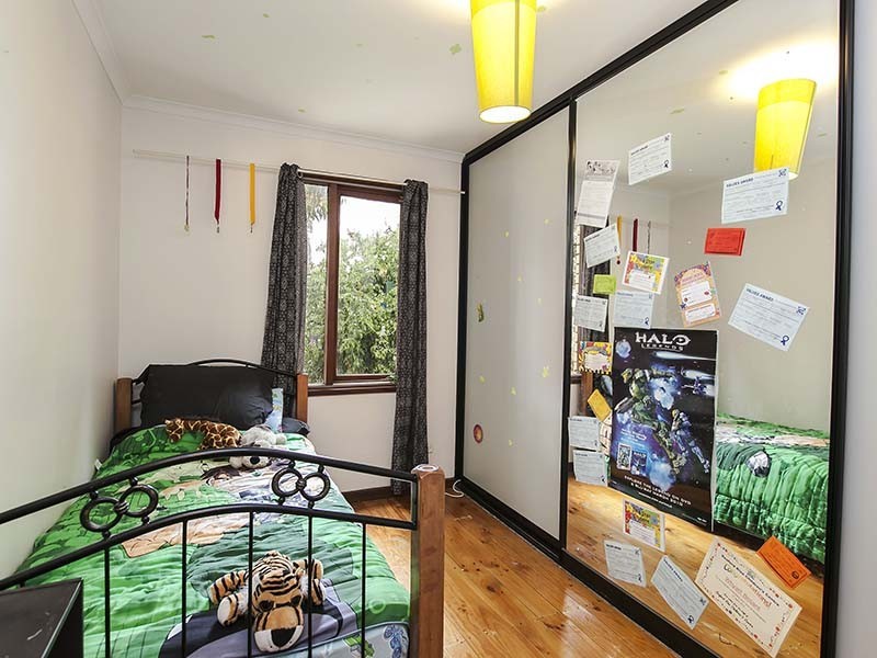 27 Narvik Crescent, Hackham West SA 5163