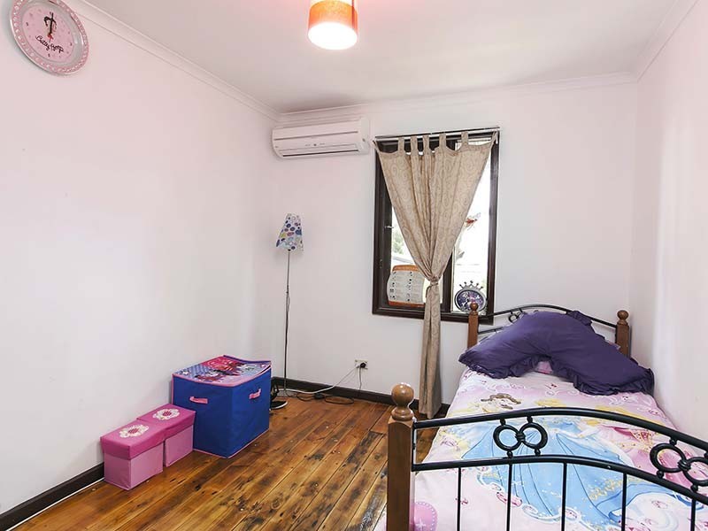 27 Narvik Crescent, Hackham West SA 5163