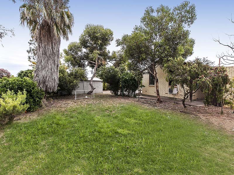 27 Narvik Crescent, Hackham West SA 5163