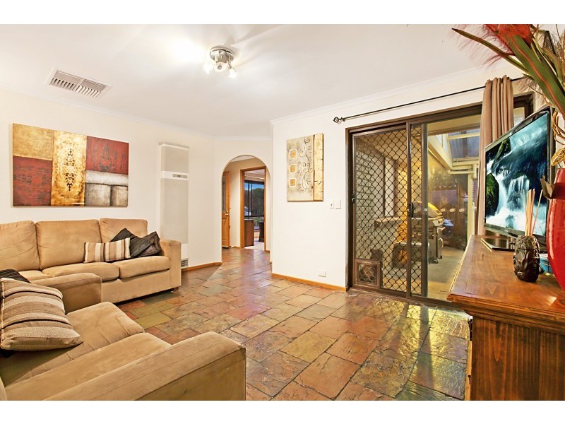 6 St James Street, Woodcroft SA 5162