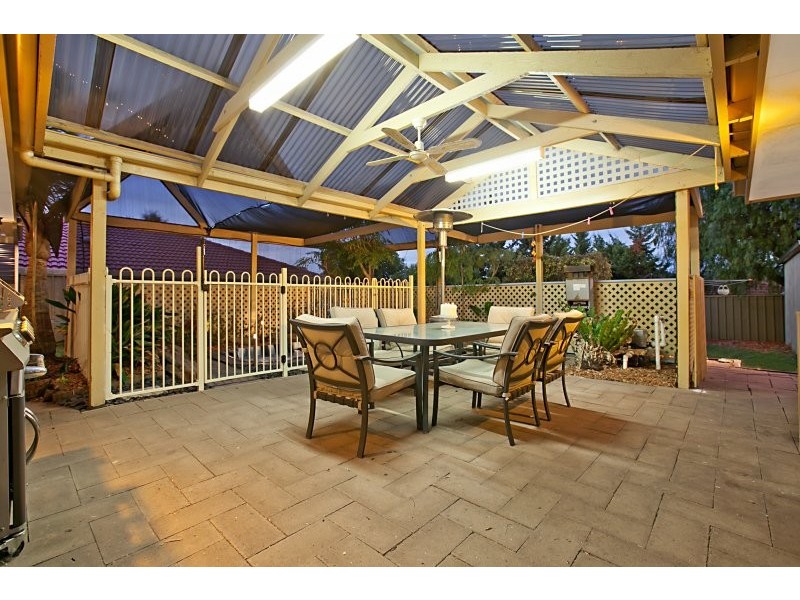 6 St James Street, Woodcroft SA 5162