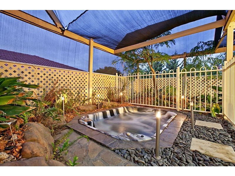 6 St James Street, Woodcroft SA 5162