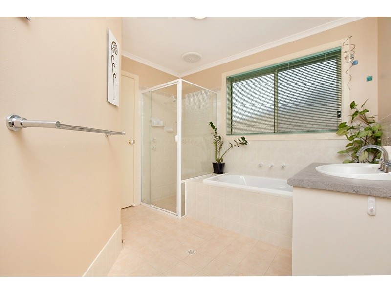 12 Redwood Close, Noarlunga Downs SA 5168